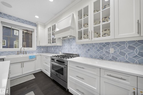 9037 24 Avenue, Edmonton, AB - Indoor Photo Showing Kitchen With Upgraded Kitchen