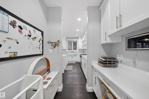 9037 24 Avenue, Edmonton, AB - Indoor