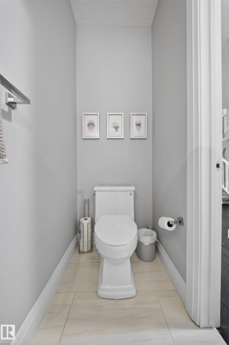 9037 24 Avenue, Edmonton, AB - Indoor Photo Showing Bathroom