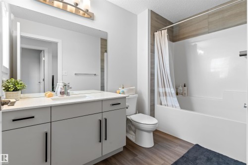 15 Gambel Loop, Spruce Grove, AB - Indoor Photo Showing Bathroom