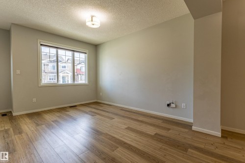 210 Desrochers Boulevard, Edmonton, AB - Indoor Photo Showing Other Room