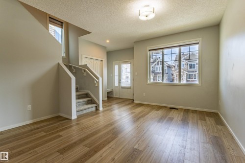 210 Desrochers Boulevard, Edmonton, AB - Indoor Photo Showing Other Room