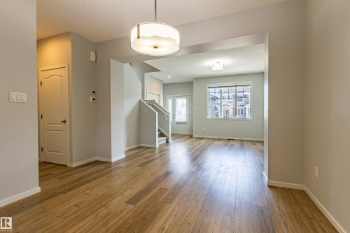 210 Desrochers Boulevard, Edmonton, AB - Indoor Photo Showing Other Room