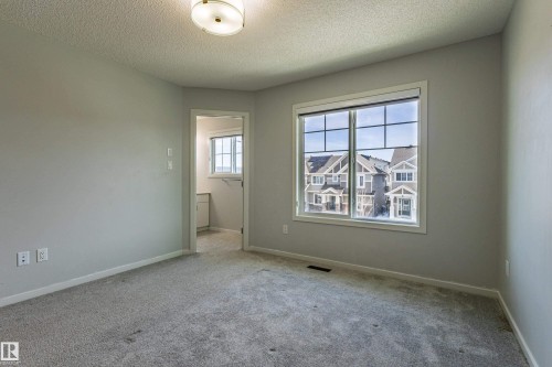 210 Desrochers Boulevard, Edmonton, AB - Indoor Photo Showing Other Room