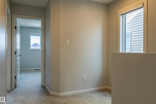 210 Desrochers Boulevard, Edmonton, AB - Indoor Photo Showing Other Room
