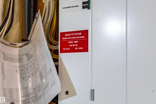 210 Desrochers Boulevard, Edmonton, AB - Indoor Photo Showing Other Room