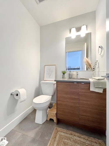 6055 King Landing Landing, Edmonton, AB - Indoor Photo Showing Bathroom