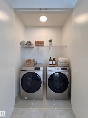 6055 King Landing Landing, Edmonton, AB - Indoor Photo Showing Laundry Room
