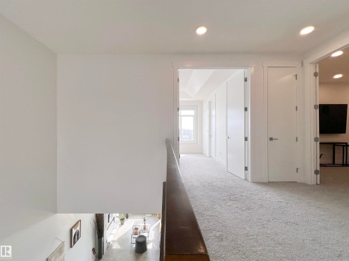6055 King Landing Landing, Edmonton, AB - Indoor Photo Showing Other Room