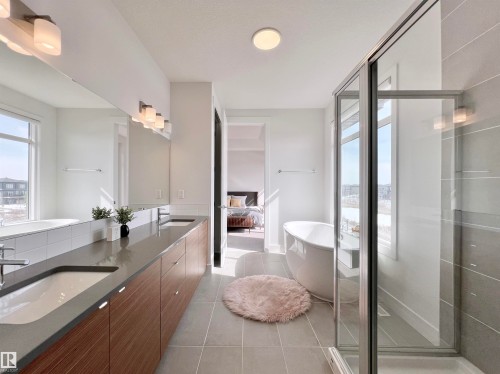 6055 King Landing Landing, Edmonton, AB - Indoor Photo Showing Bathroom