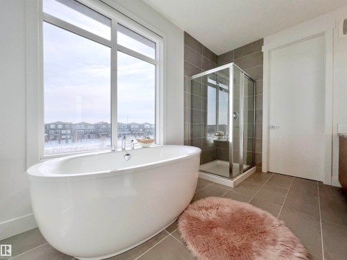 6055 King Landing Landing, Edmonton, AB - Indoor Photo Showing Bathroom