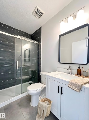 6055 King Landing Landing, Edmonton, AB - Indoor Photo Showing Bathroom