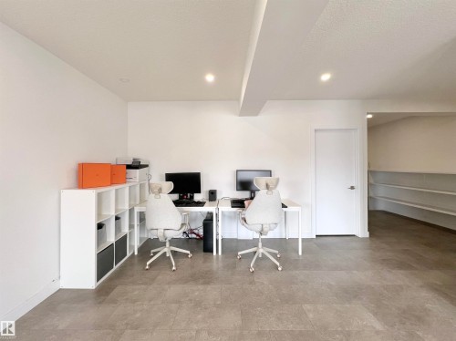 6055 King Landing Landing, Edmonton, AB - Indoor Photo Showing Office