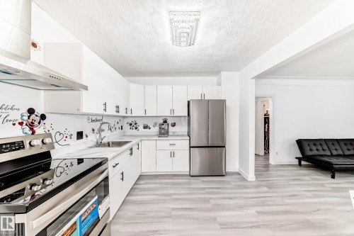 9221 110 Avenue, Edmonton, AB - Indoor Photo Showing Kitchen