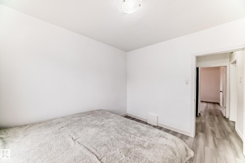 9221 110 Avenue, Edmonton, AB - Indoor Photo Showing Bedroom