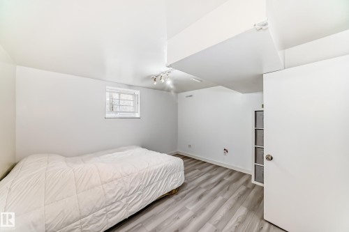 9221 110 Avenue, Edmonton, AB - Indoor Photo Showing Bedroom