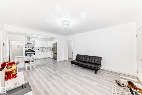 9221 110 Avenue, Edmonton, AB - Indoor