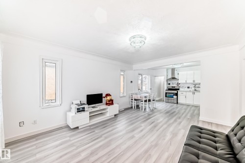 9221 110 Avenue, Edmonton, AB - Indoor