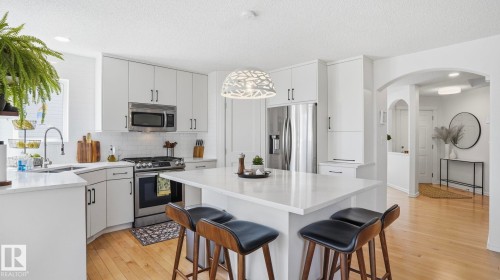 11816 13 Avenue, Edmonton, AB - Indoor Photo Showing Kitchen With Upgraded Kitchen