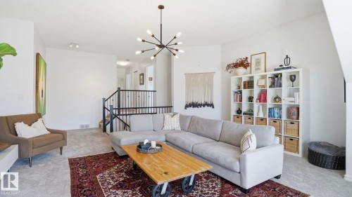11816 13 Avenue, Edmonton, AB - Indoor Photo Showing Living Room