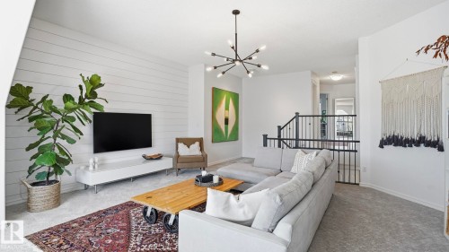 11816 13 Avenue, Edmonton, AB - Indoor Photo Showing Living Room