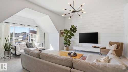 11816 13 Avenue, Edmonton, AB - Indoor Photo Showing Living Room