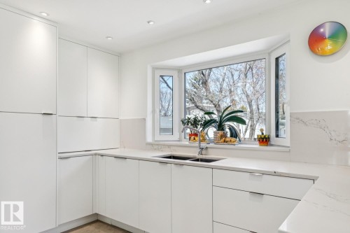 15608 75 Avenue, Edmonton, AB - Indoor Photo Showing Kitchen With Double Sink