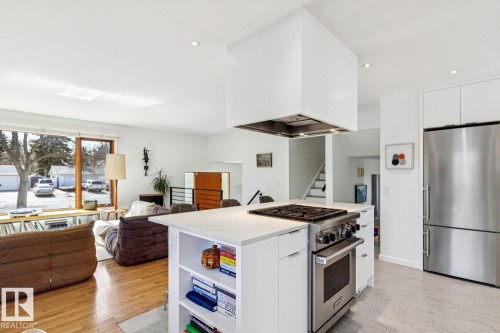 15608 75 Avenue, Edmonton, AB - Indoor Photo Showing Kitchen