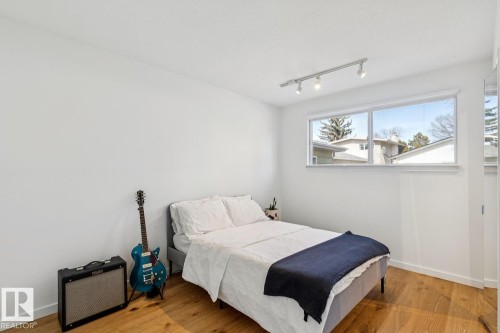 15608 75 Avenue, Edmonton, AB - Indoor Photo Showing Bedroom