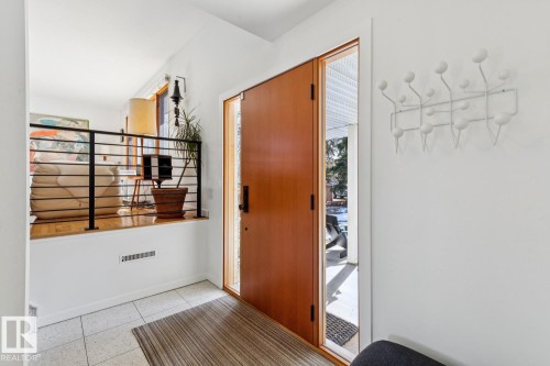 15608 75 Avenue, Edmonton, AB - Indoor Photo Showing Other Room