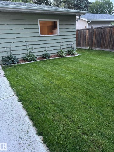 15608 75 Avenue, Edmonton, AB - Outdoor