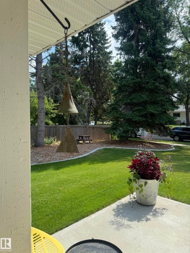 15608 75 Avenue, Edmonton, AB - Outdoor