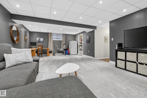 10328 76 Street, Edmonton, AB - Indoor