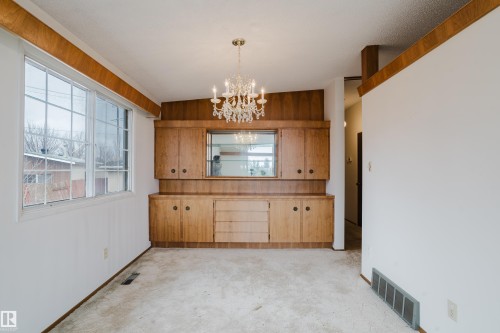 9536 151 Avenue, Edmonton, AB - Indoor Photo Showing Other Room