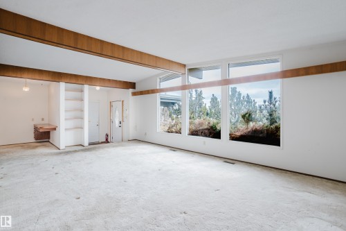 9536 151 Avenue, Edmonton, AB - Indoor Photo Showing Other Room