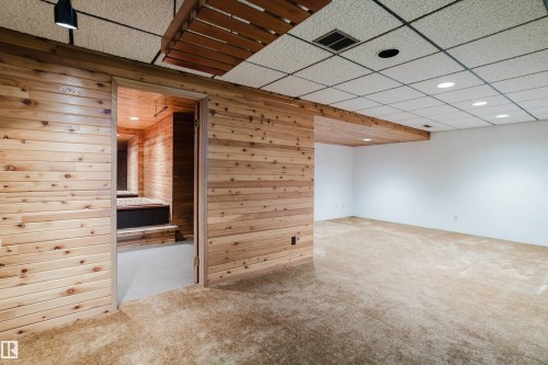 9536 151 Avenue, Edmonton, AB - Indoor Photo Showing Other Room
