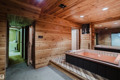 9536 151 Avenue, Edmonton, AB - Indoor Photo Showing Other Room