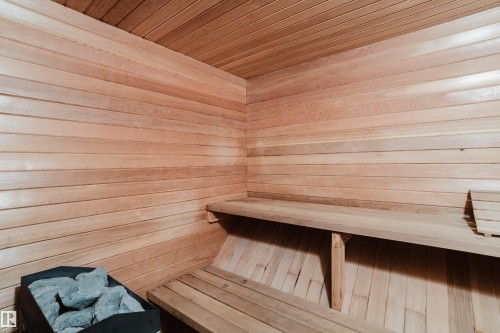 9536 151 Avenue, Edmonton, AB - Indoor Photo Showing Other Room