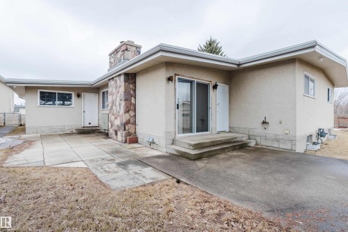 9536 151 Avenue, Edmonton, AB - Outdoor