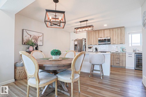 1274 Aster Boulevard, Edmonton, AB - Indoor Photo Showing Dining Room