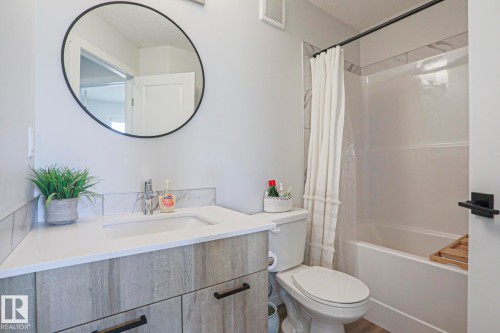 1274 Aster Boulevard, Edmonton, AB - Indoor Photo Showing Bathroom