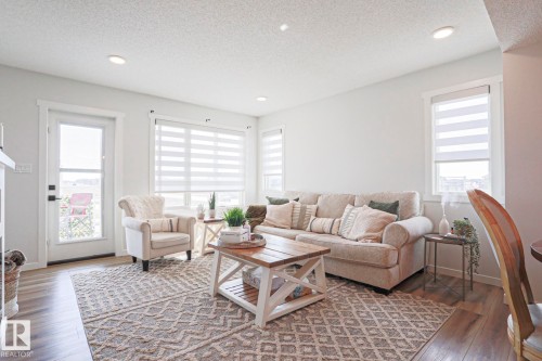 1274 Aster Boulevard, Edmonton, AB - Indoor Photo Showing Living Room