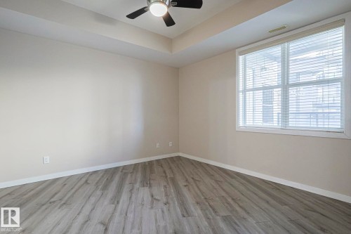 100 4835 104A Street Nw, Edmonton, AB - Indoor Photo Showing Other Room