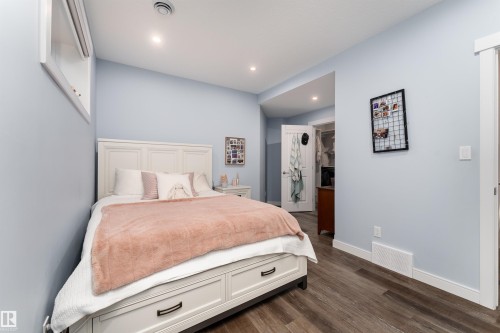 Bedroom 2 - 6193 Carr Road, Edmonton, AB - Indoor Photo Showing Bedroom