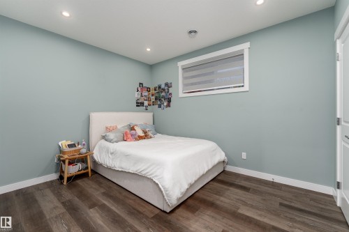 Bedroom 4 - 6193 Carr Road, Edmonton, AB - Indoor Photo Showing Bedroom