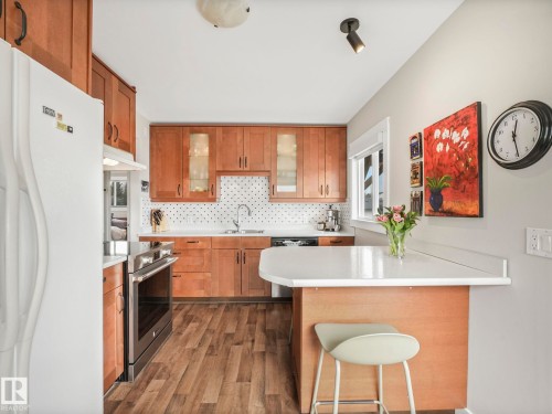 9615 159 Street, Edmonton, AB - Indoor Photo Showing Kitchen