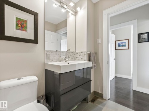 9615 159 Street, Edmonton, AB - Indoor Photo Showing Bathroom