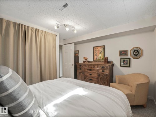 9615 159 Street, Edmonton, AB - Indoor Photo Showing Bedroom