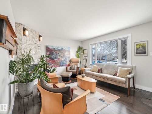 9615 159 Street, Edmonton, AB - Indoor Photo Showing Living Room