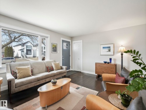 9615 159 Street, Edmonton, AB - Indoor Photo Showing Living Room